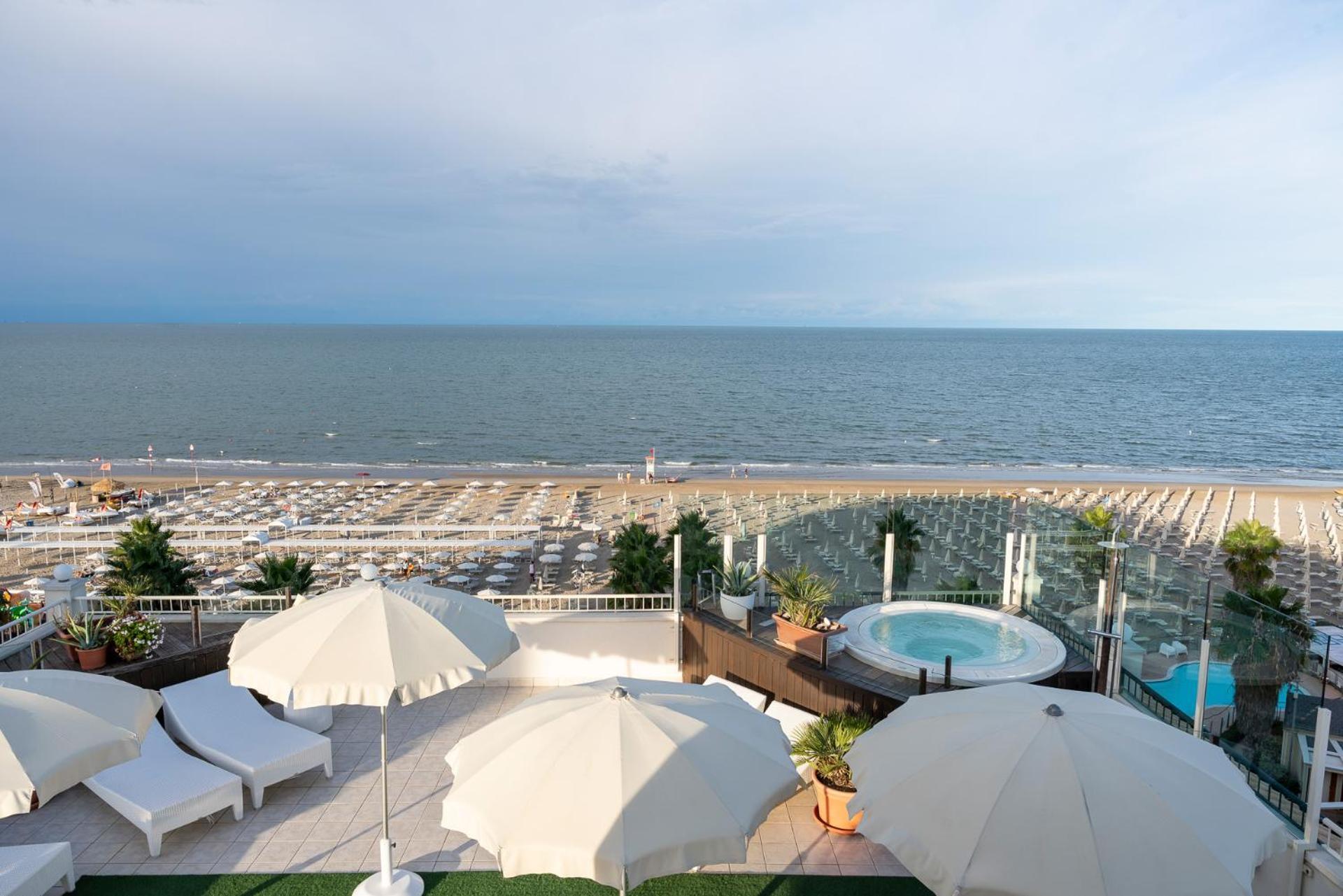 Hotel Ca' Bianca Riccione Kültér fotó