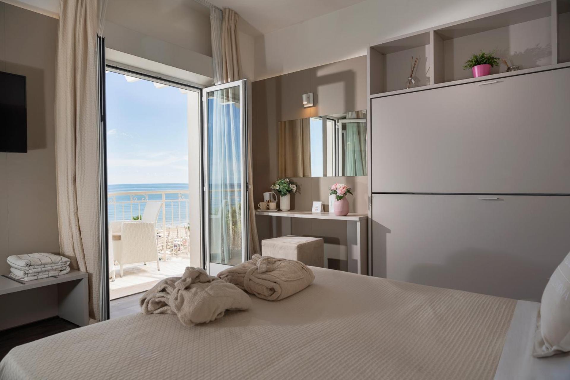 Hotel Ca' Bianca Riccione Kültér fotó