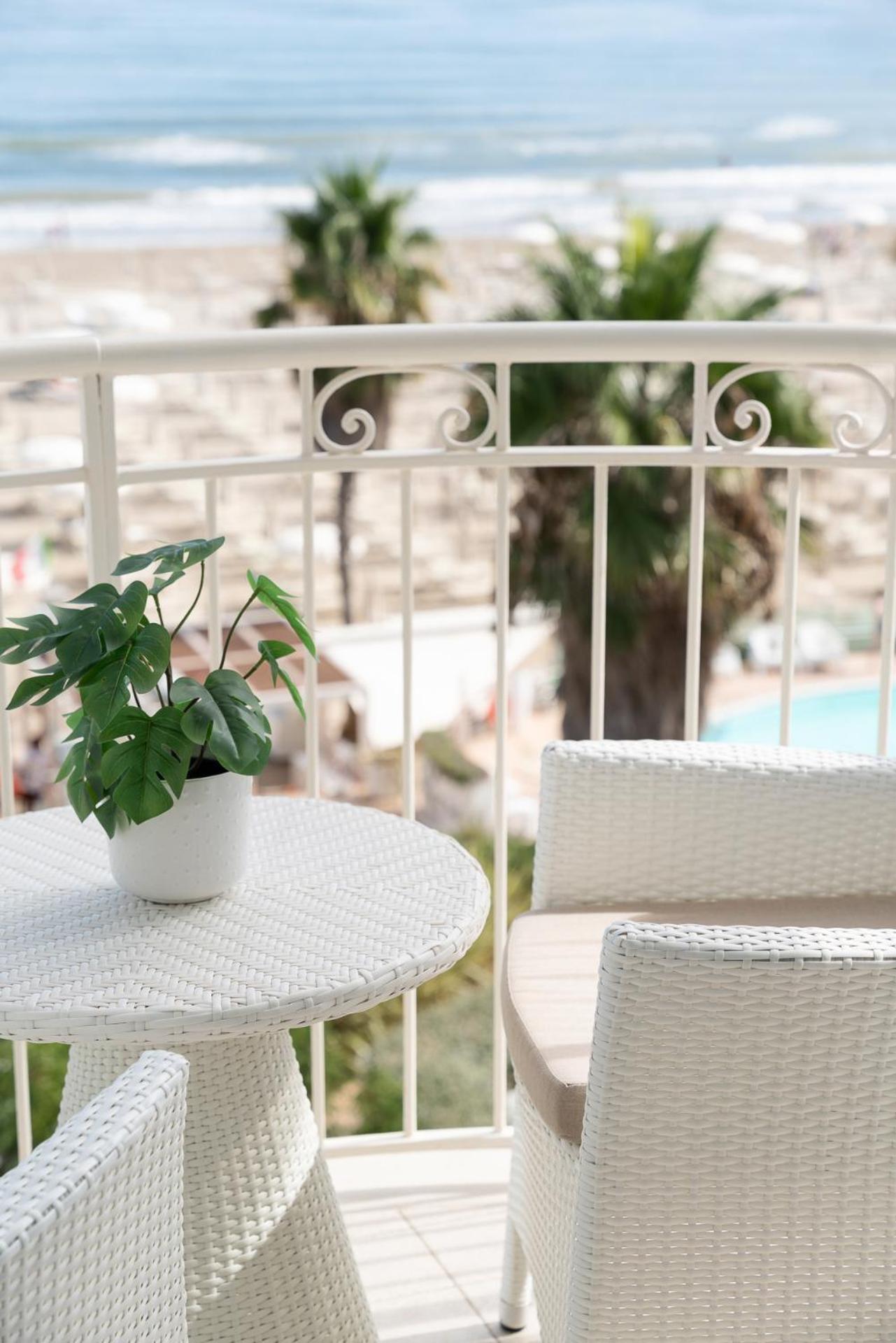 Hotel Ca' Bianca Riccione Kültér fotó