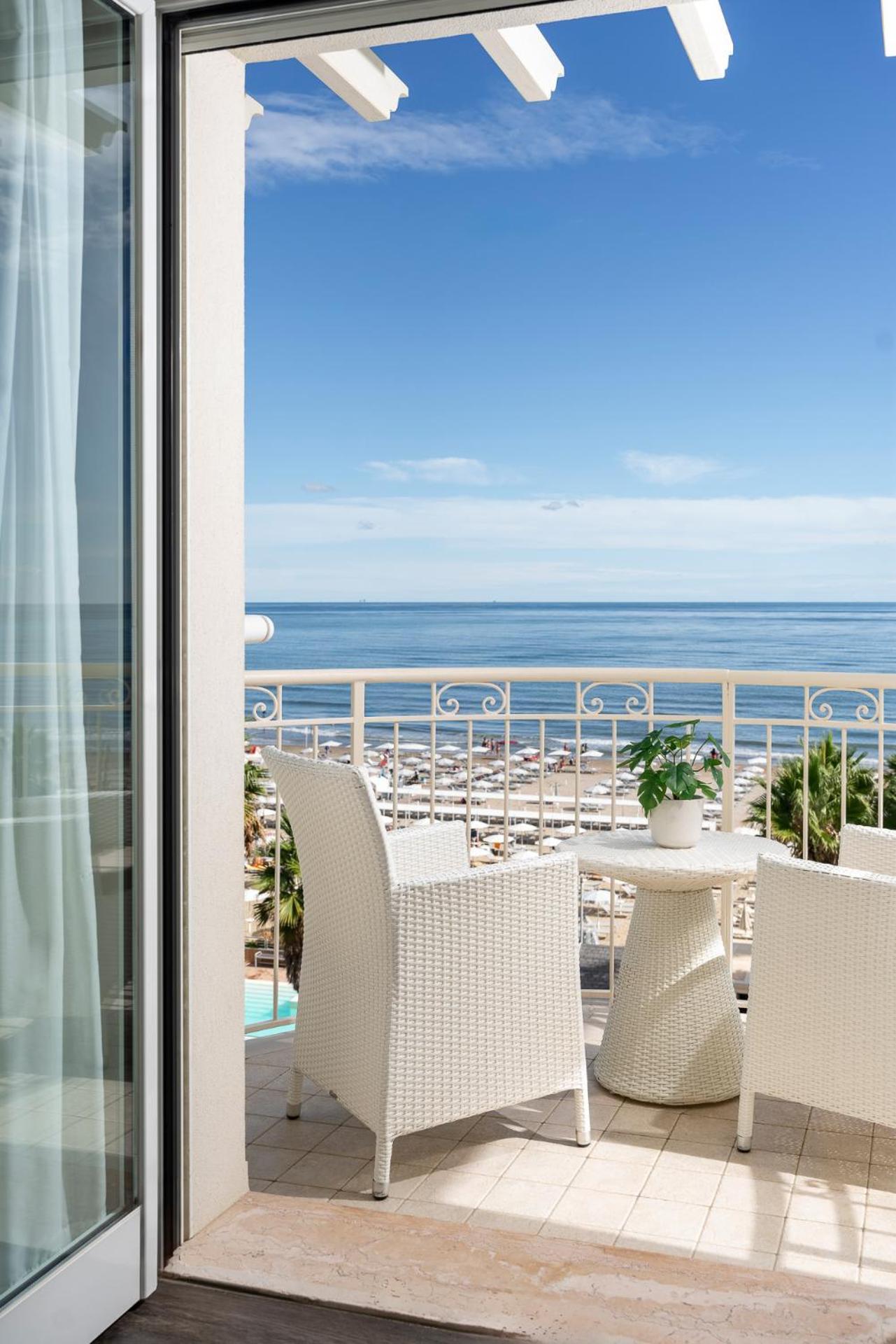 Hotel Ca' Bianca Riccione Kültér fotó